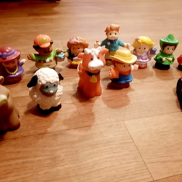 SOLD Little People Figures, 21 - Picture 4 of 12